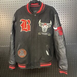Pro Standard Chicago Bulls Varsity Jacket Medium Black Classic Championship